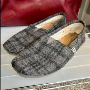 Tom's Grey Plaid Flannel Womens Shoes Sz: 6